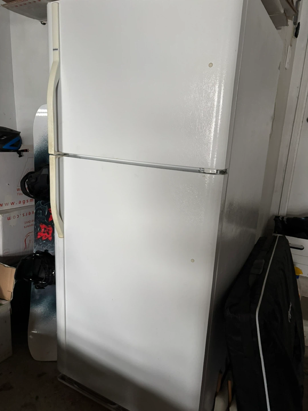 White Top Freezer Refrigerator
