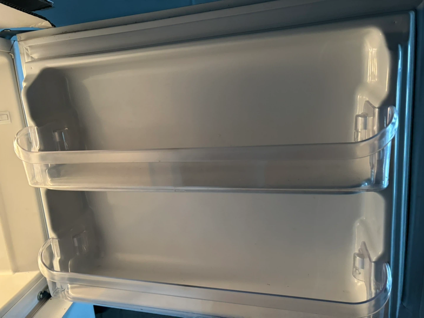White Top Freezer Refrigerator - photo 3