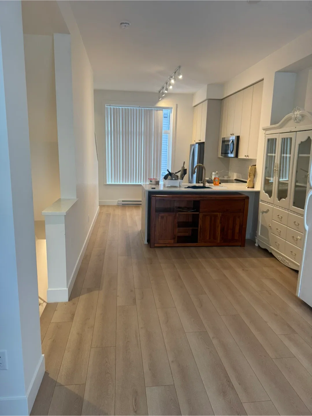 Room for rent image indicator(6)