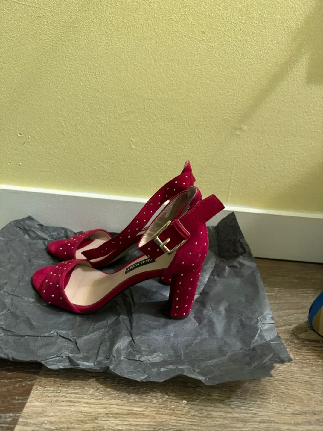 Nine West Red Sandals image indicator(3)