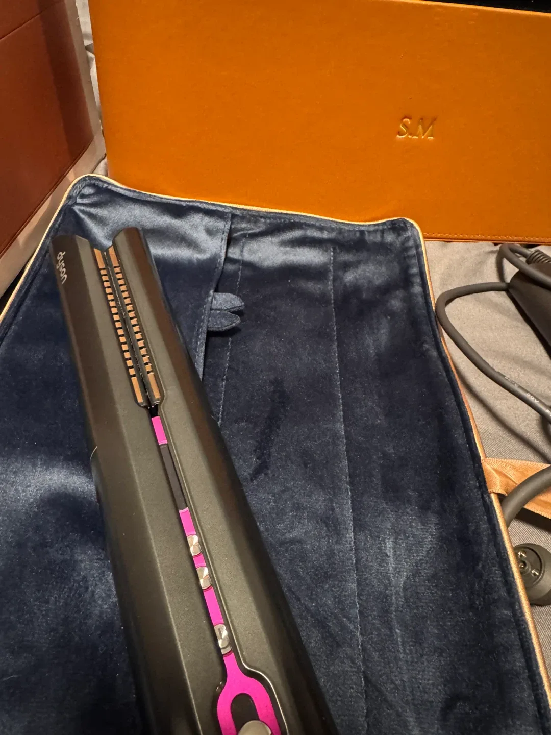 Dyson Supersonic Hair Straightener- Brand New image indicator(3)