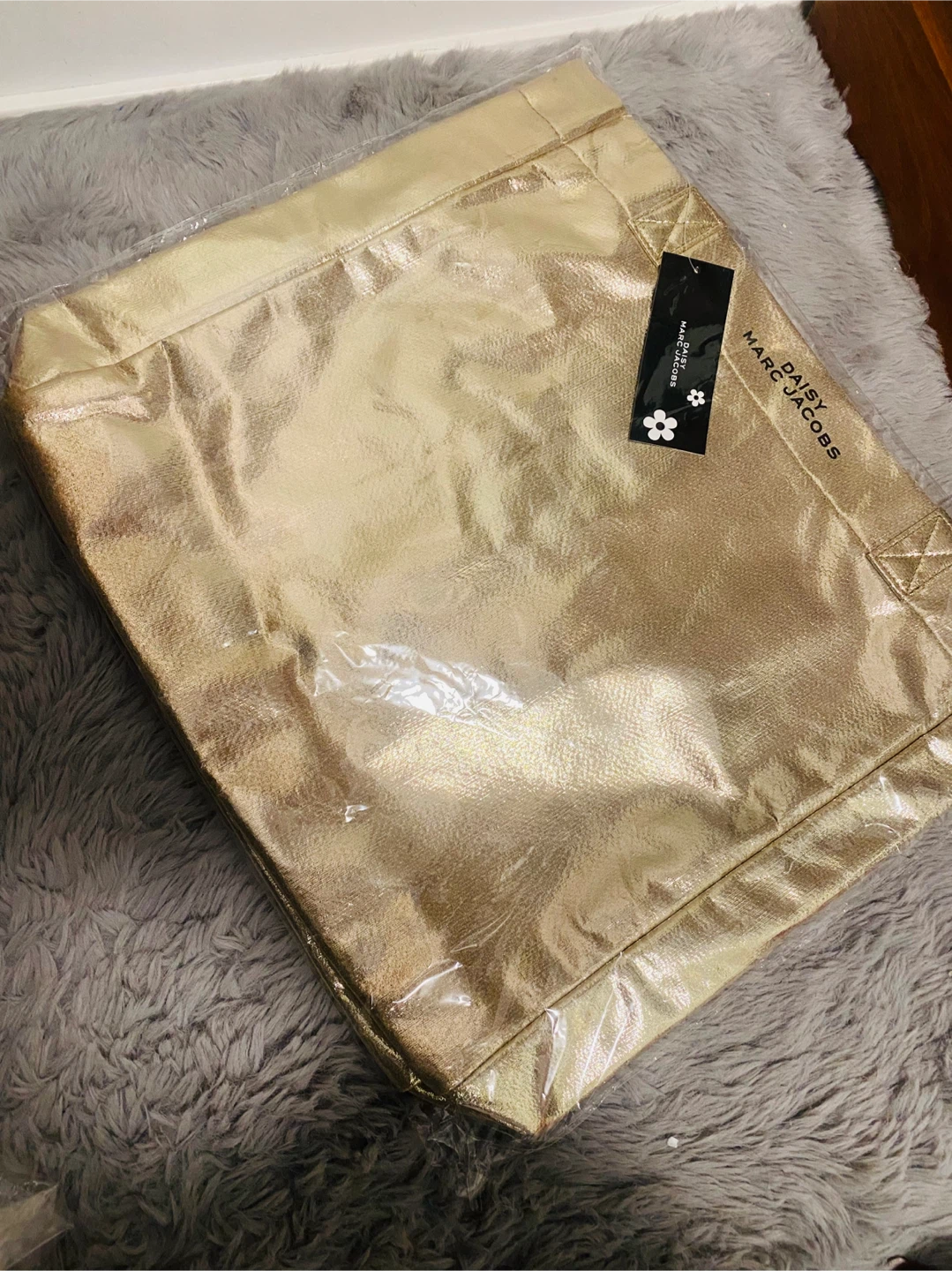 New Marc Jacobs Daisy Tote Bag - Gold