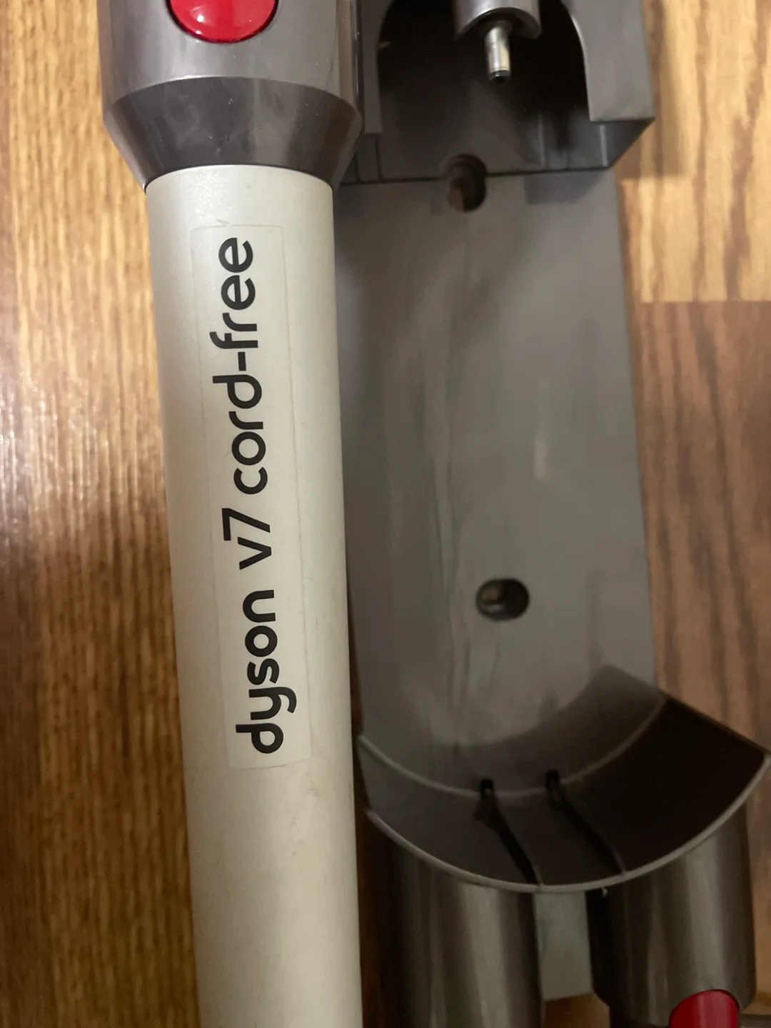 Dyson V7 Cord-Free Vacuum image indicator(2)