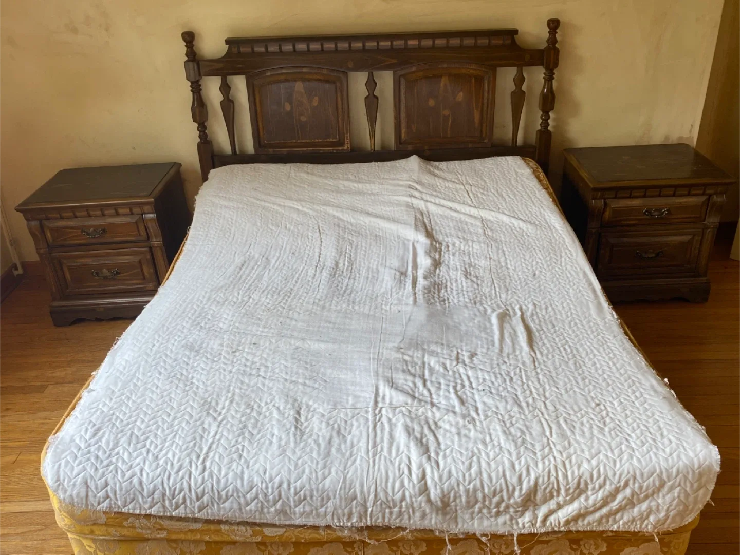 Bedroom & Living Room Furniture Sets image indicator(2)