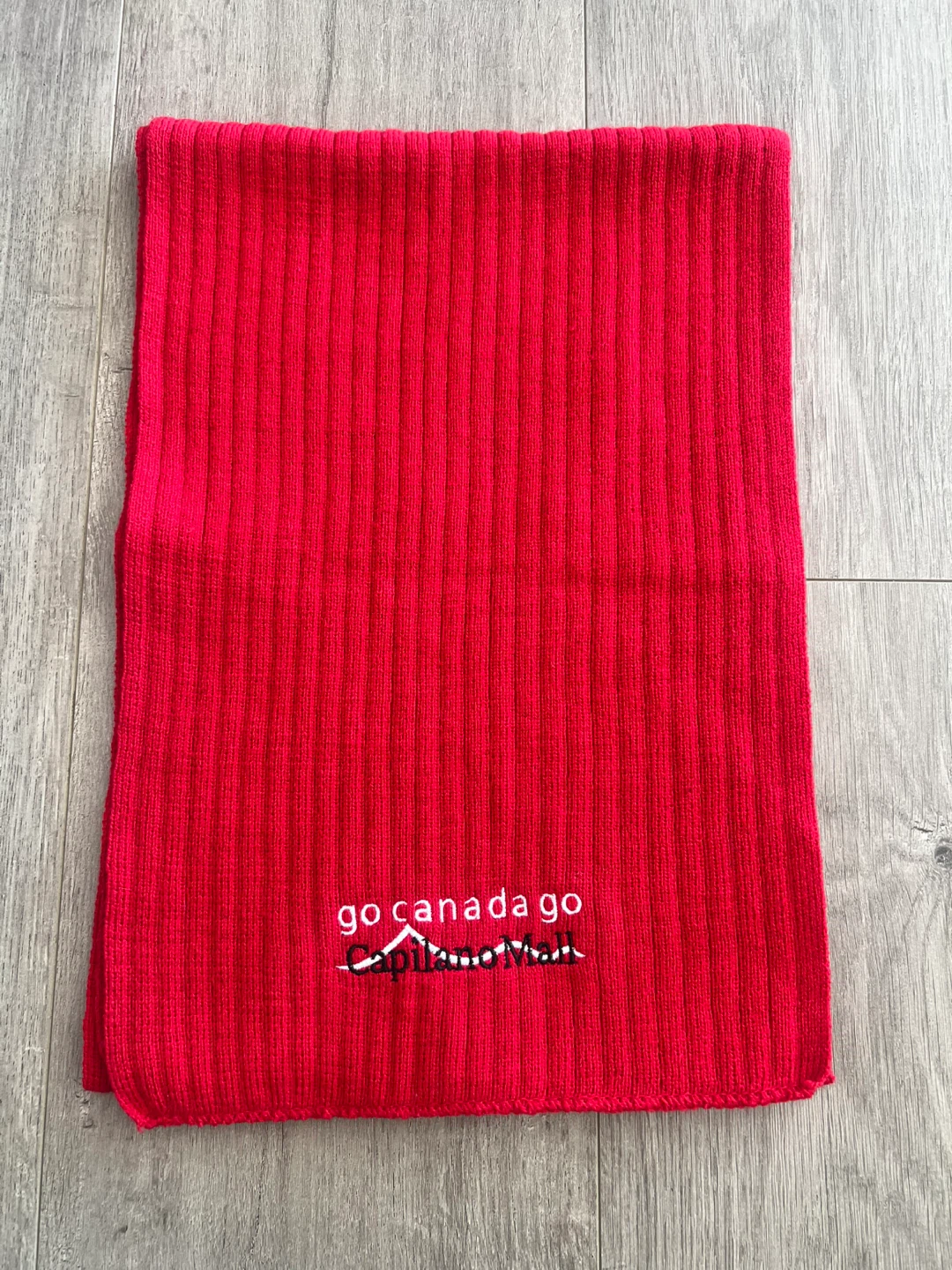 Capilano Mall 'go canada go' Red Scarf