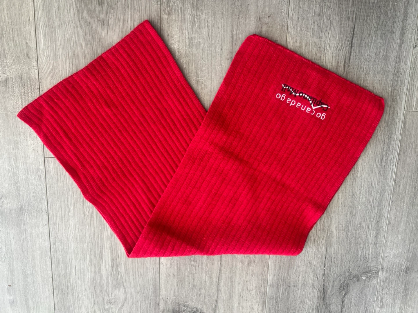 Capilano Mall 'go canada go' Red Scarf - photo 2