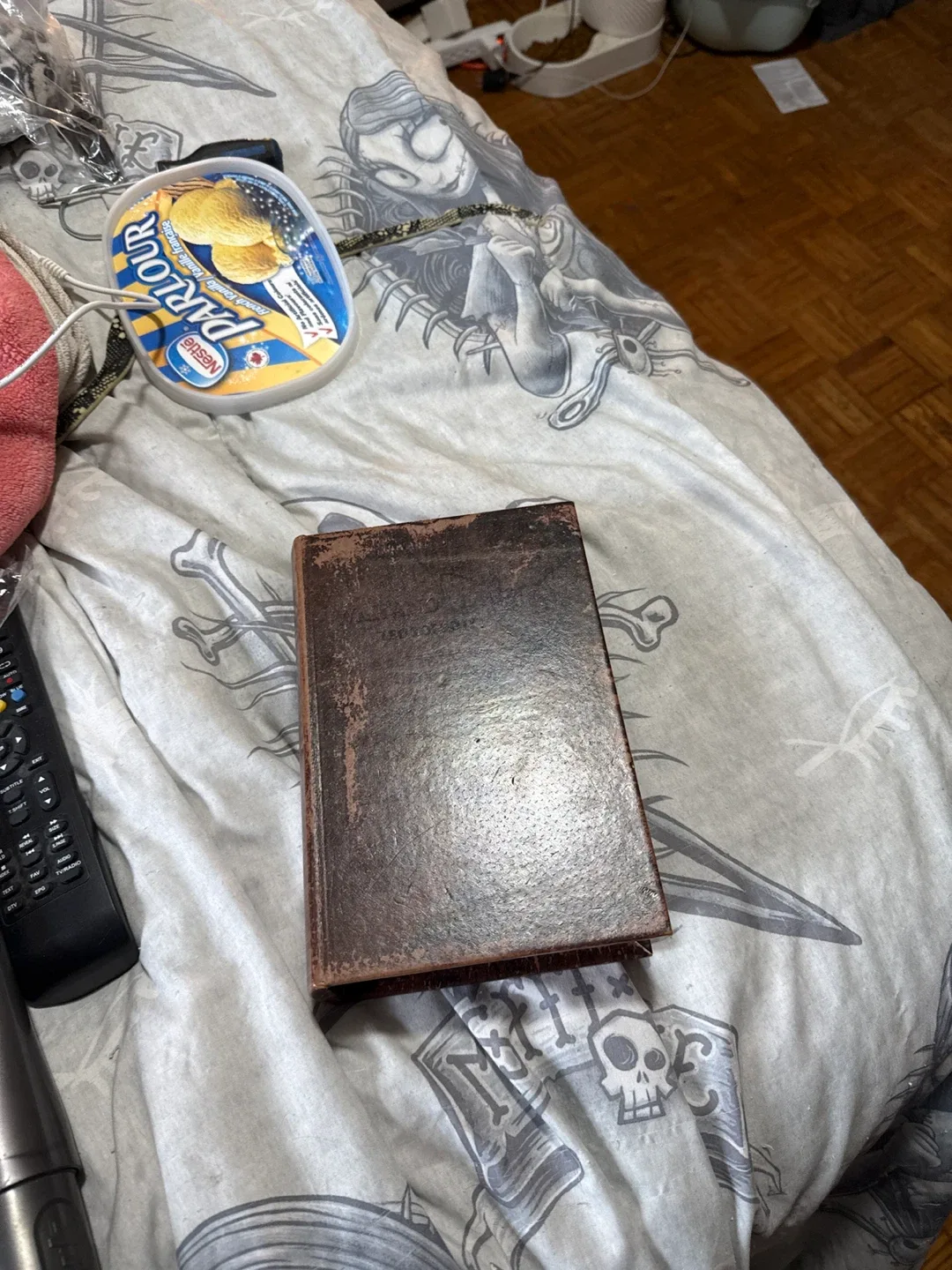 Vintage Book Box image indicator(5)