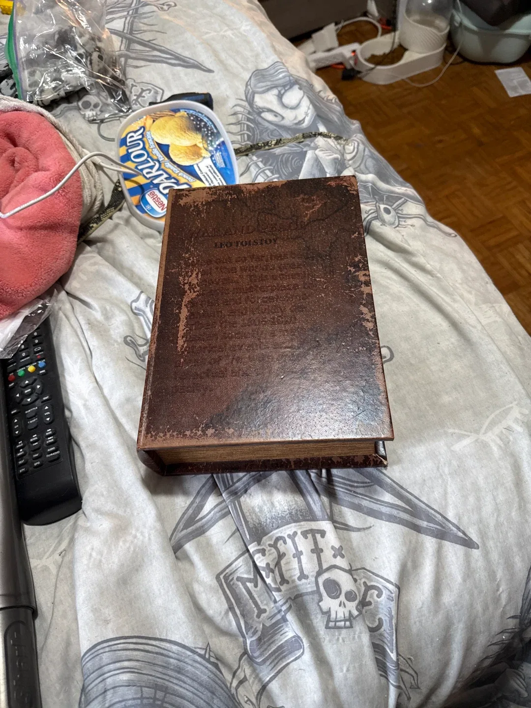 Vintage Book Box image indicator(3)