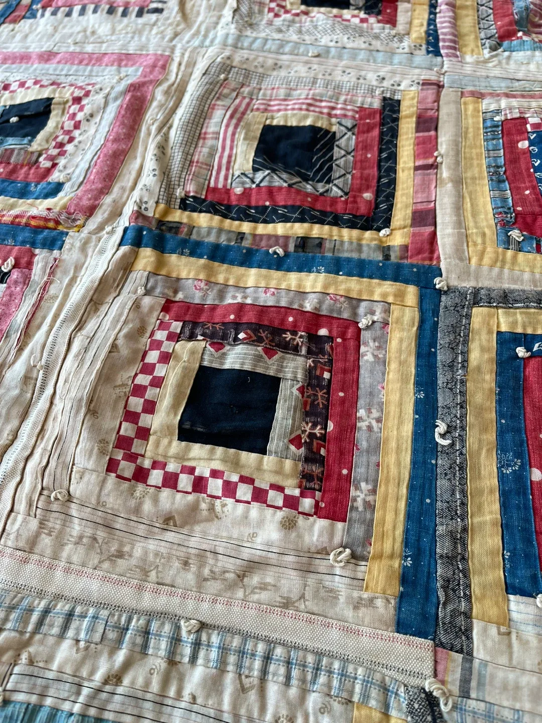 Vintage Log Cabin Quilt image indicator(2)