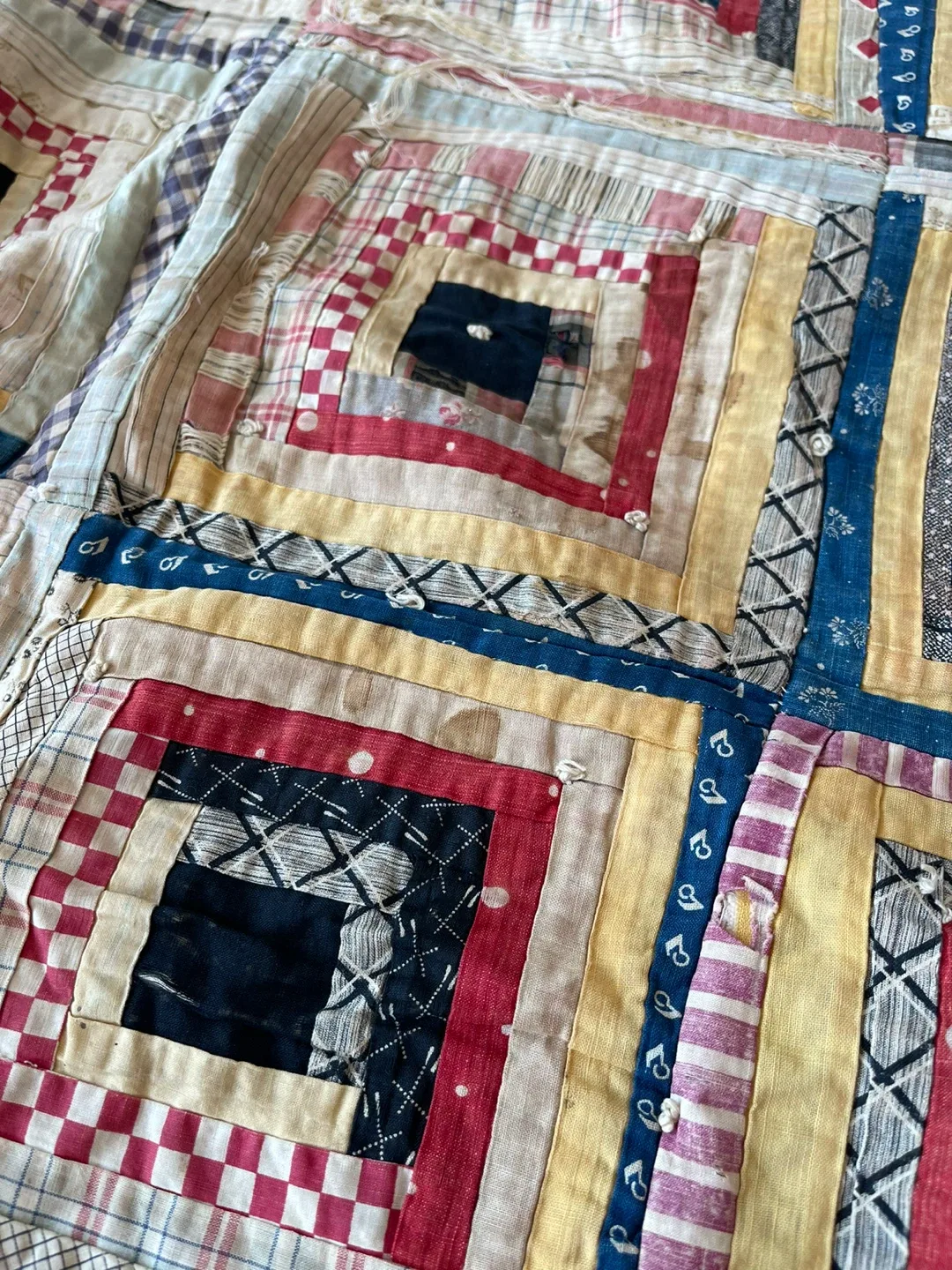 Vintage Log Cabin Quilt image indicator(8)