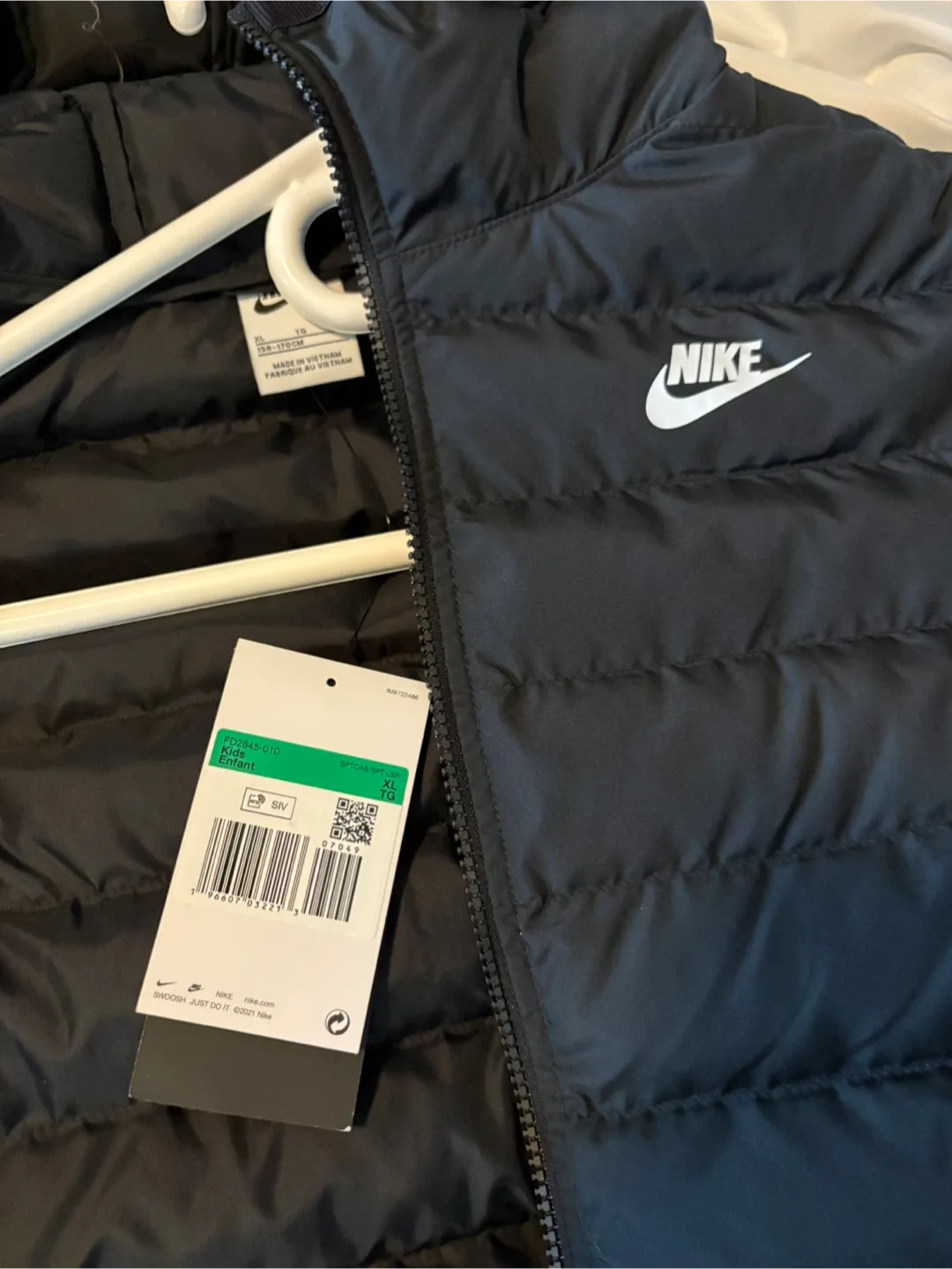 Nike Kids' Puffer Jacket, Black, XL image indicator(4)
