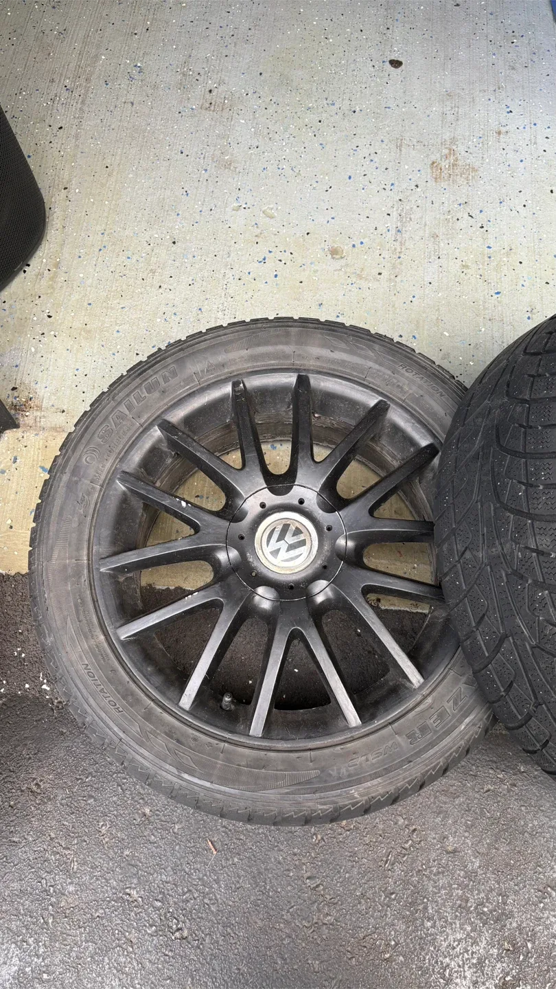 Volkswagen Tire Set - Used image indicator(4)