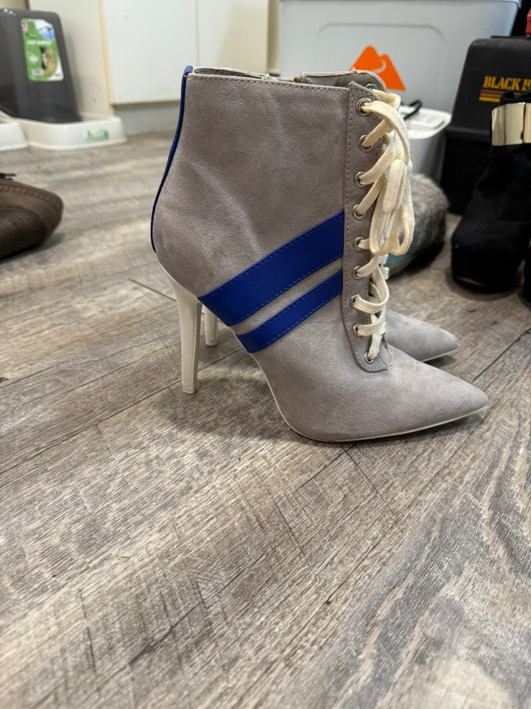 Grey Lace-Up Heels image indicator(3)