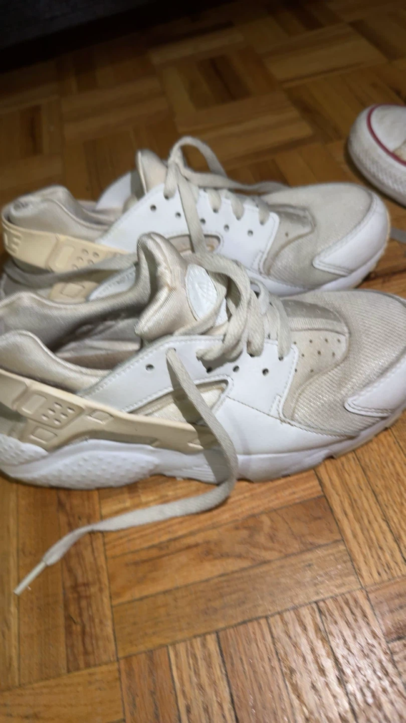 Nike Huarache Sneakers - Size 8 - photo 3
