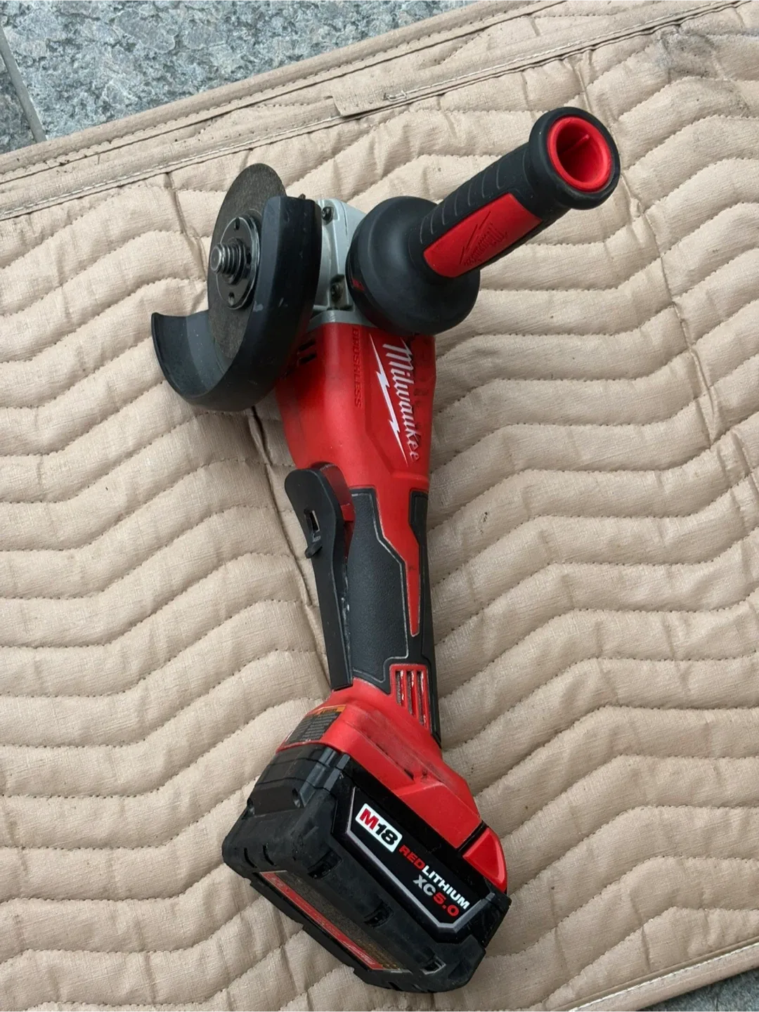 Milwaukee FUEL M18 Angle Grinder image indicator(2)