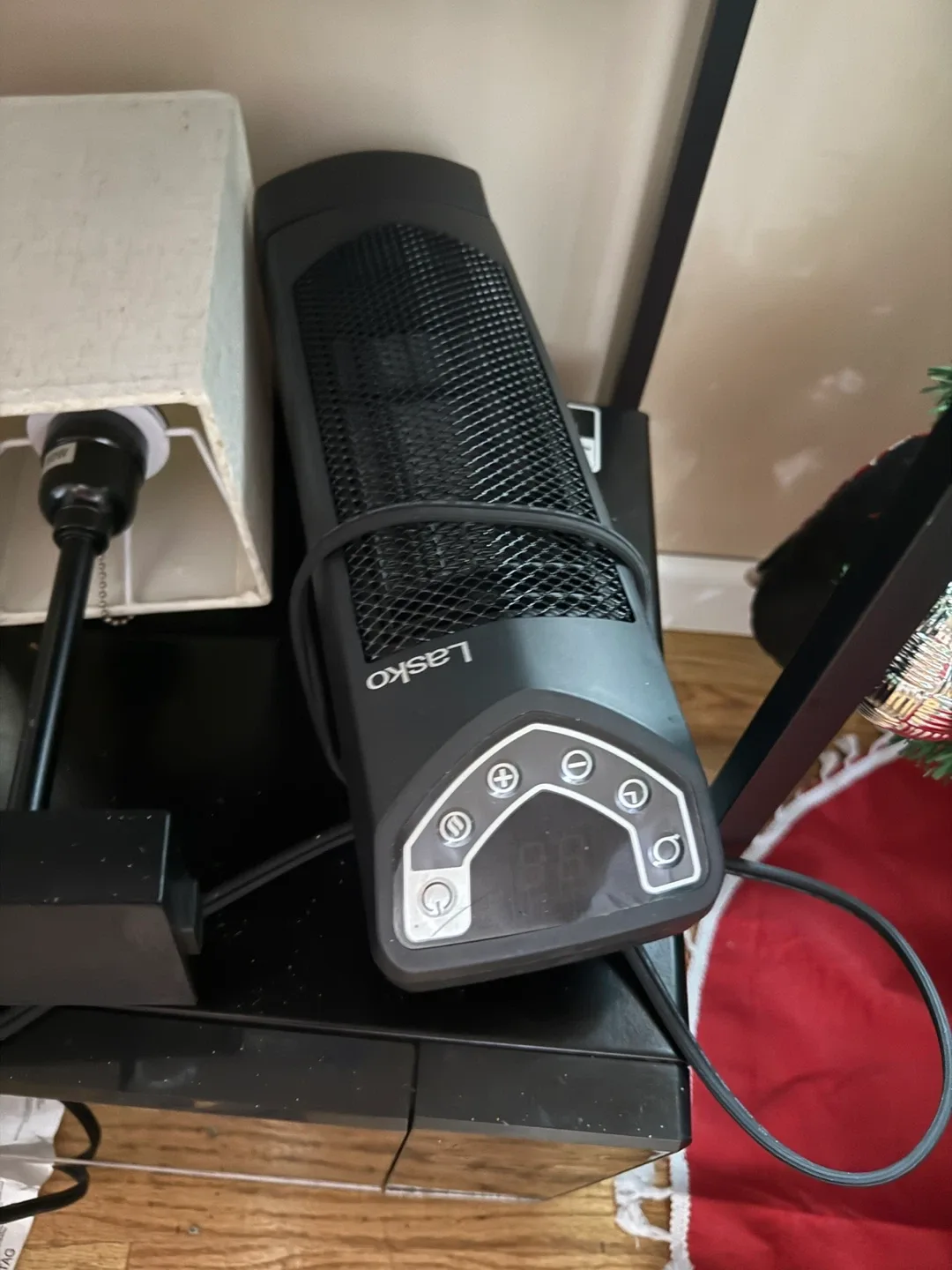 Lasko Ceramic Mini Tower Heater image indicator(2)