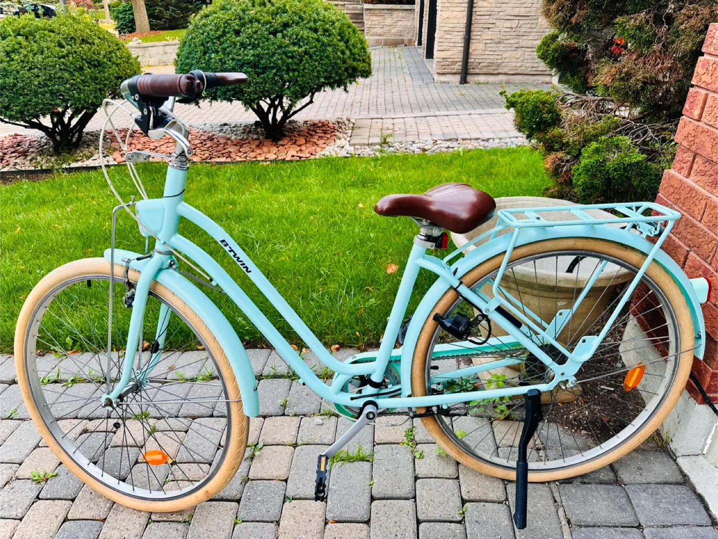 BTWIN City Bike - Mint Condition! thumbnail