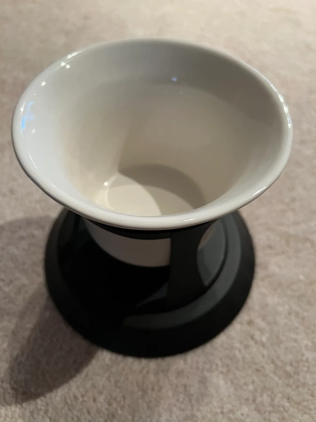 Metal plant pot and stand thumbnail