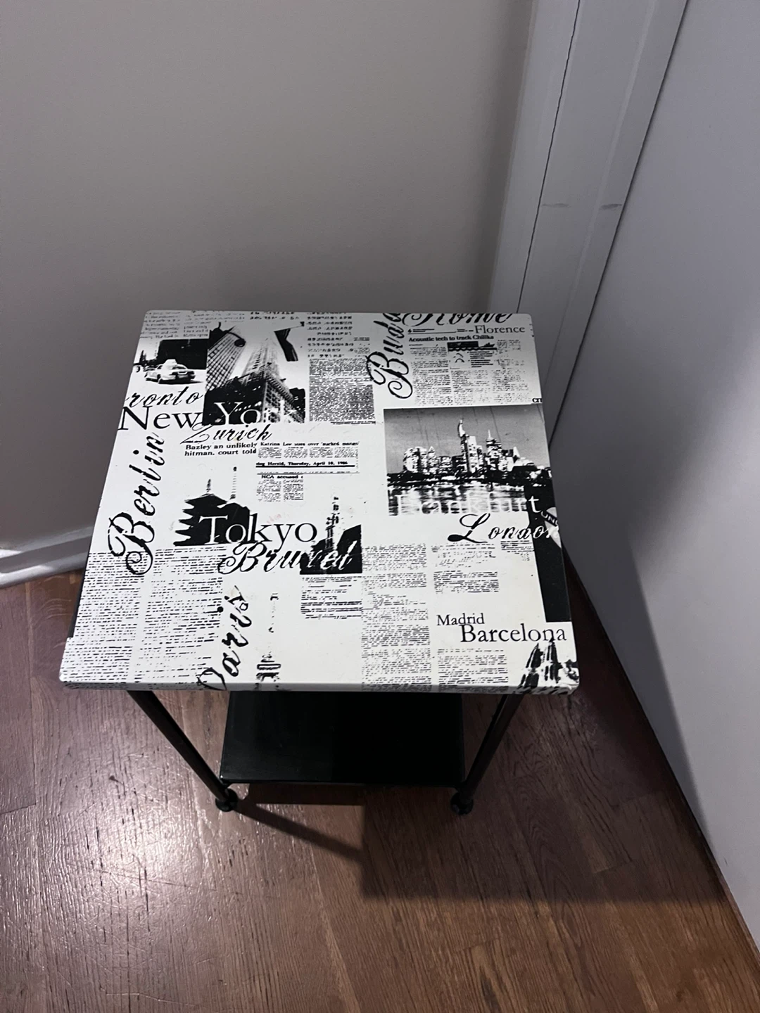 Side Table with Newspaper Print - photo 2