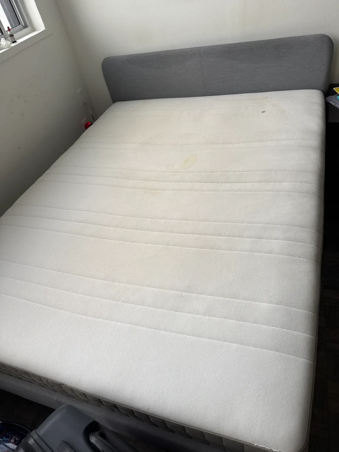 Queen Size Mattress IKEA HAUGENSUND thumbnail