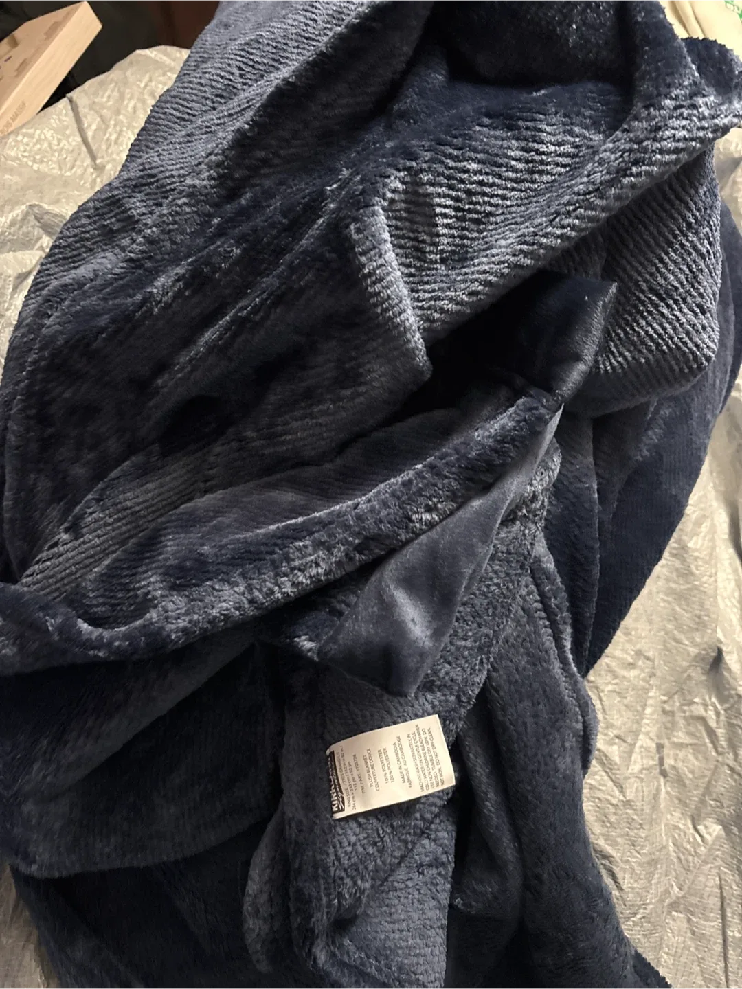 NWOT King Size Plush Blanket - Navy Blue thumbnail