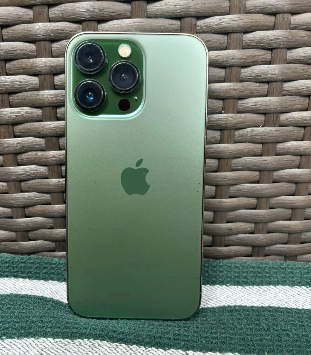 iPhone 13 Pro Alpine Green unlocked 256gb image indicator(2)