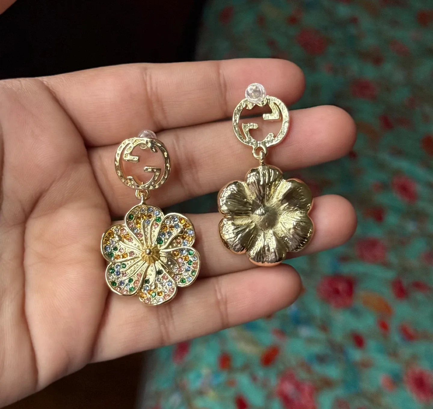 Elegant Gold Flower Earrings with multicolored rhinestones image indicator(5)