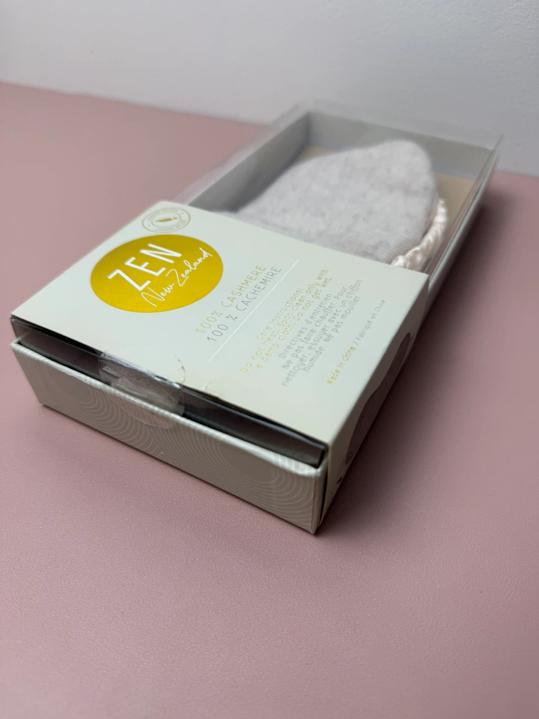 ZEN New Zealand Cashmere Eye Mask - New in Box! - photo 3