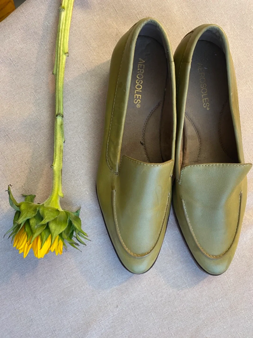 Aerosoles Green Leather Loafers - Size 9.5 thumbnail
