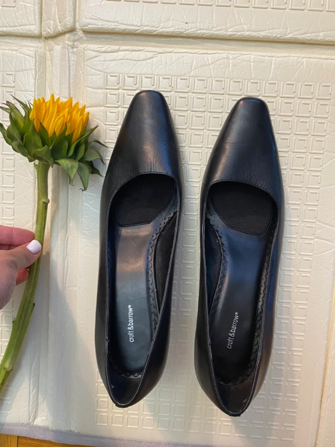 Croft & Barrow Black Leather Heels - Size 8.5M thumbnail