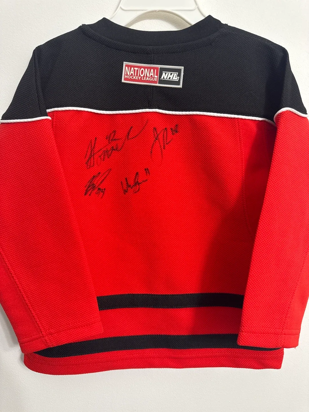 Calgary Flames Kids Jersey, Signed image indicator(3)