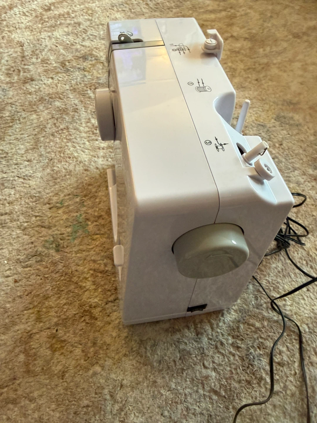 White Sewing Machine - photo 3