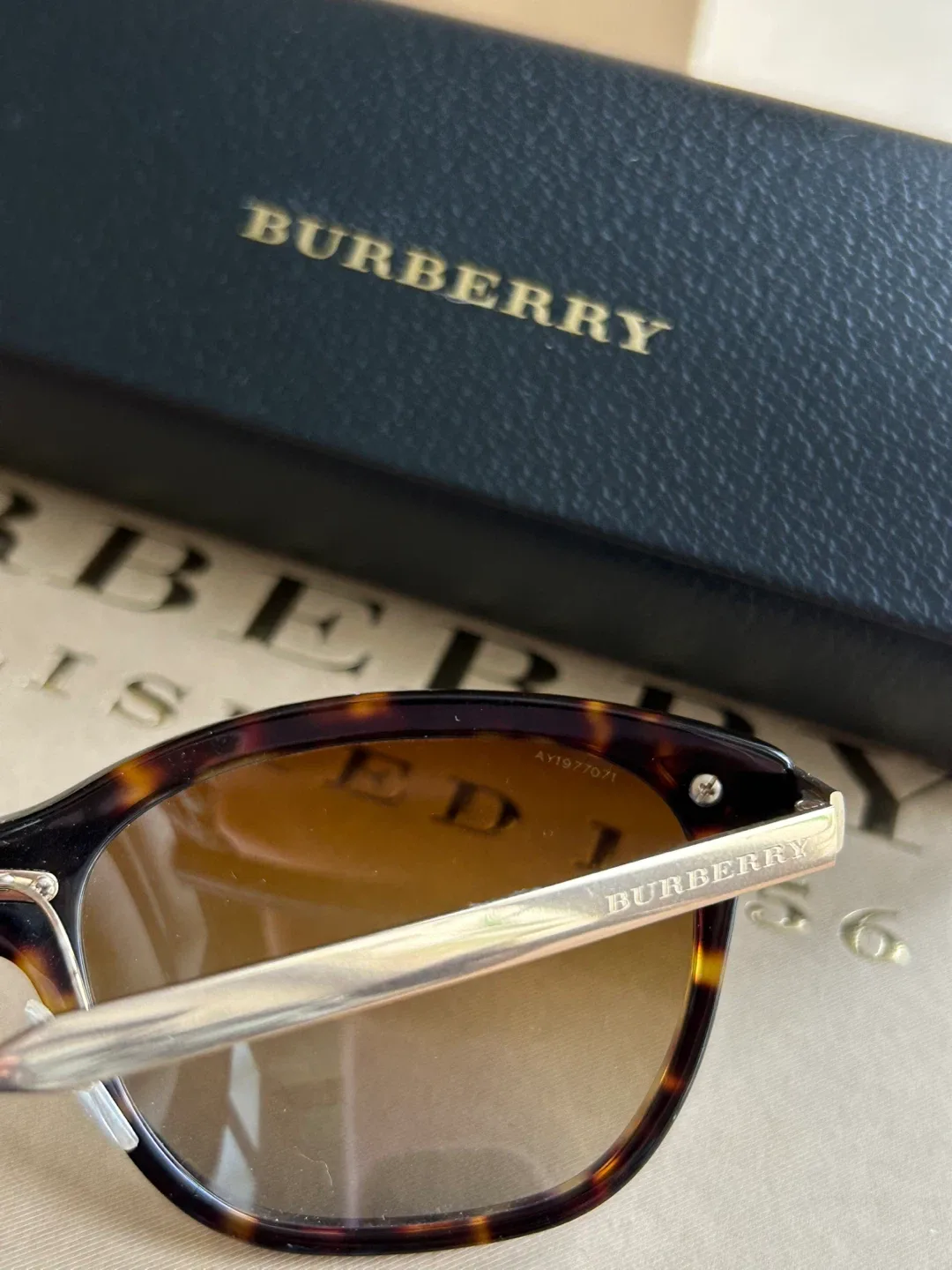 Brown Burberry sunglasses image indicator(4)