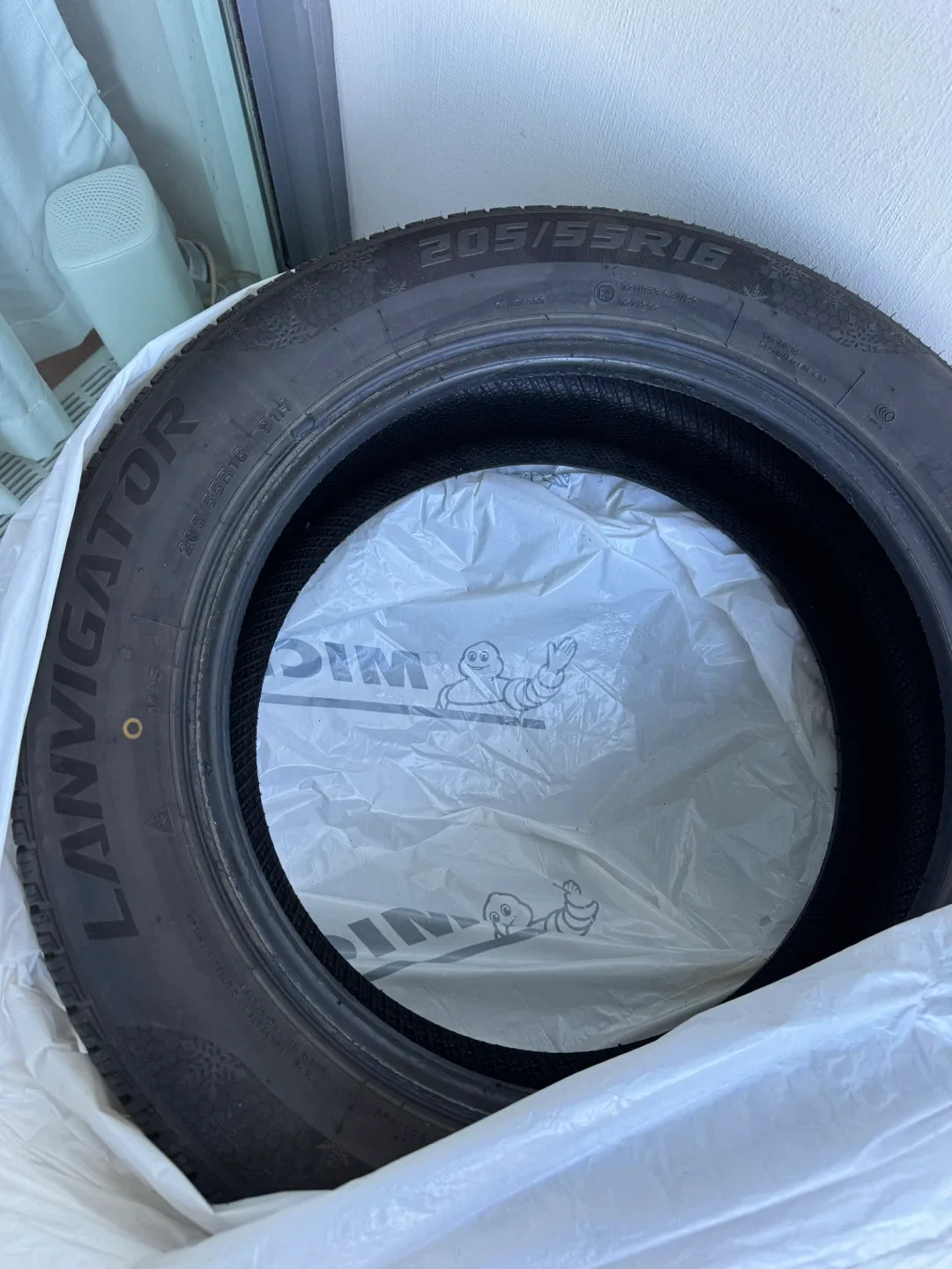 205/55R16 Winter Tires image indicator(3)