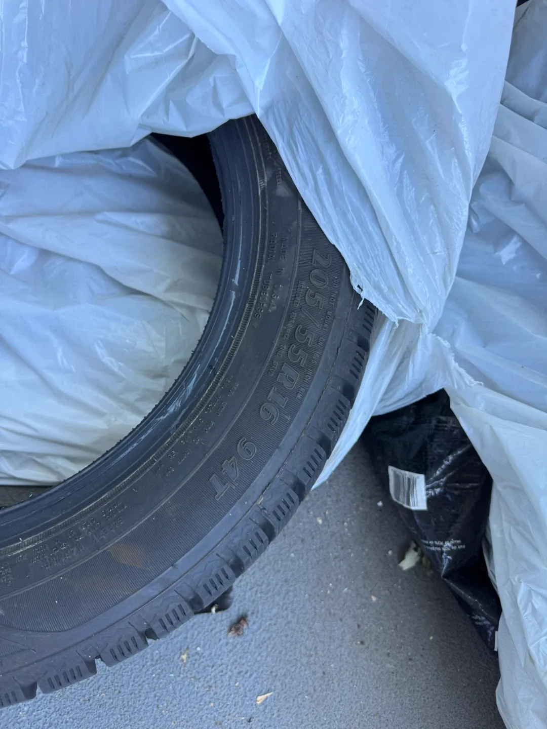 205/55R16 Winter Tires image indicator(2)