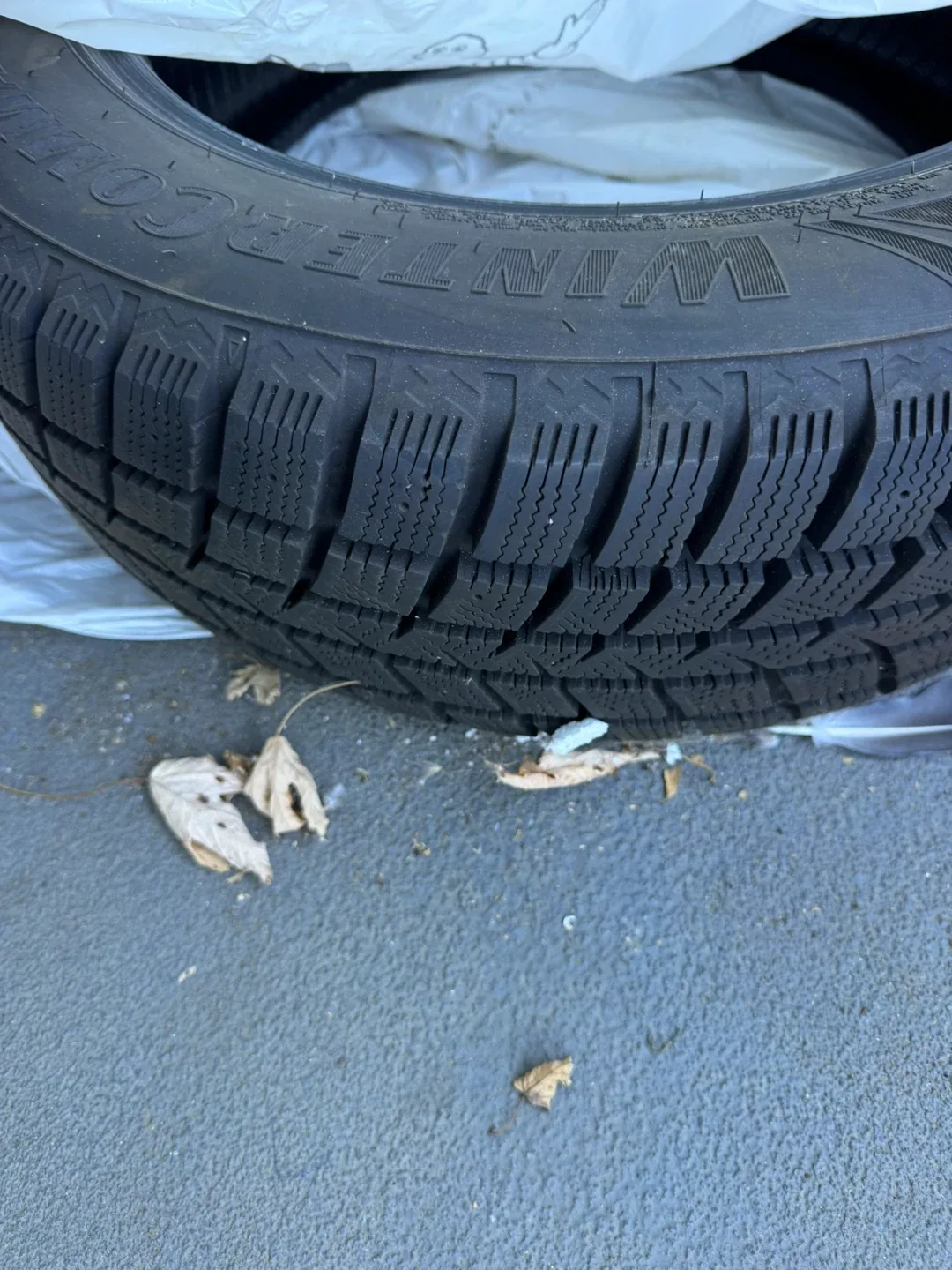 205/55R16 Winter Tires image indicator(5)