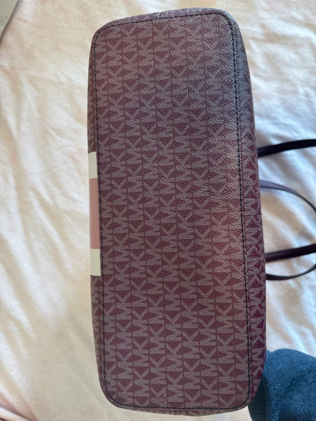 Michael Kors Tote Bag image indicator(5)