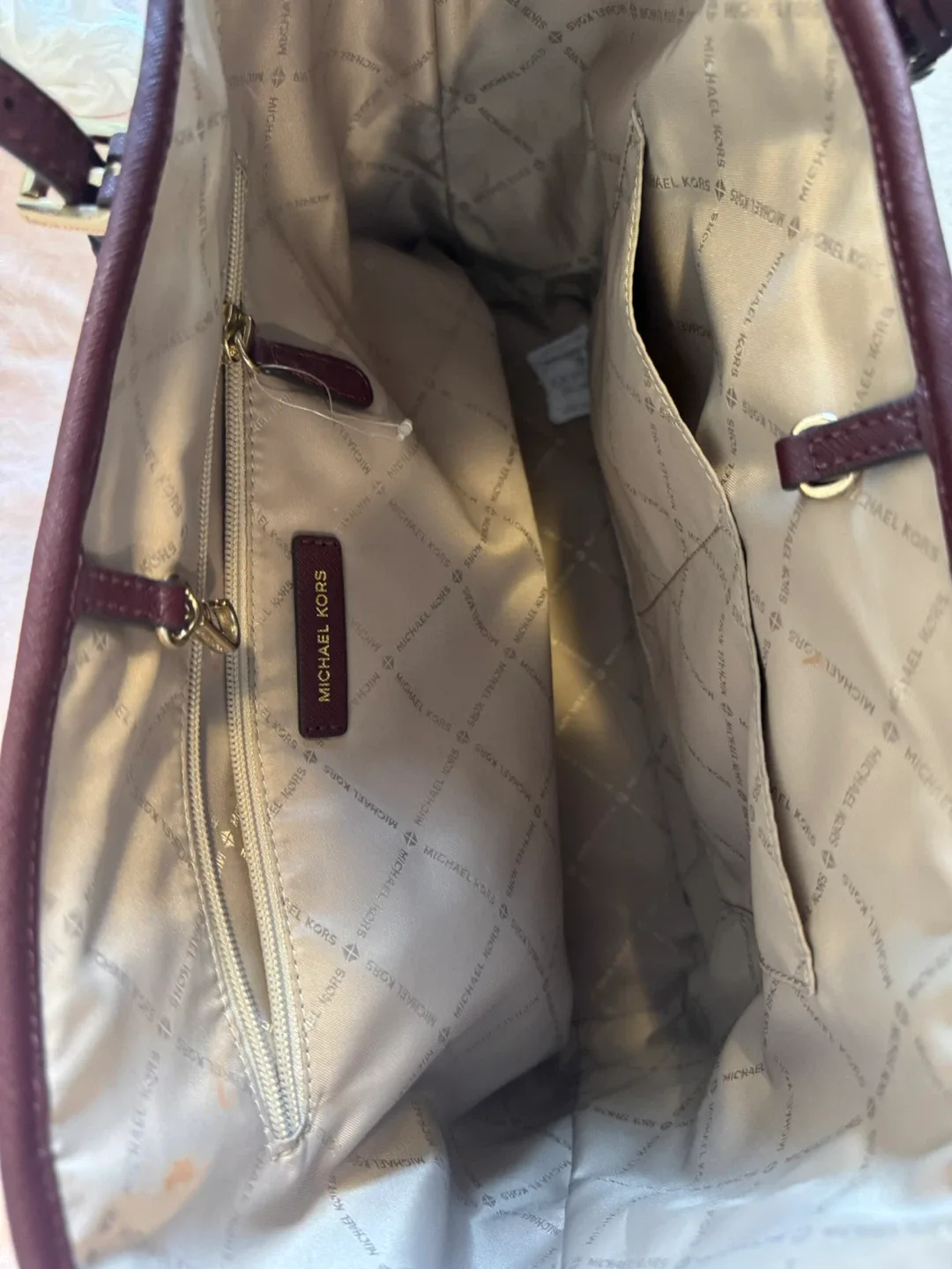 Michael Kors Tote Bag image indicator(7)