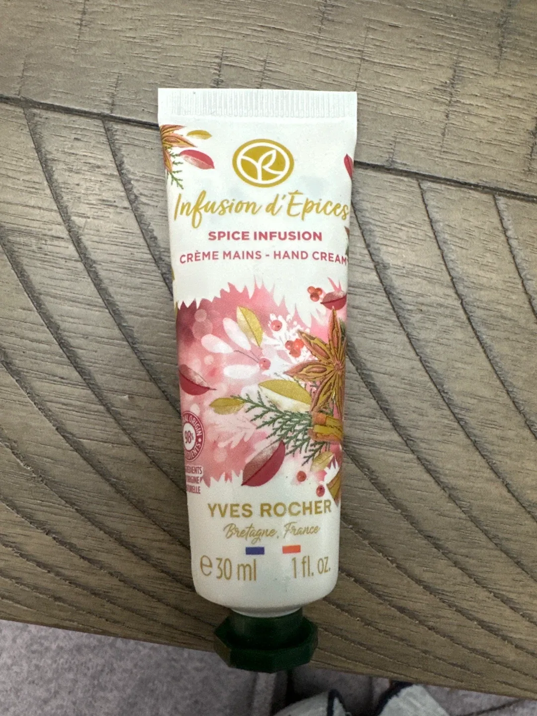 Yves Rocher Hand Cream, Repairing Mask & Shower Gel image indicator(4)