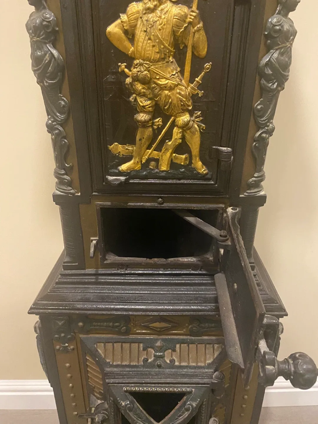 Antique Cast Iron Stove image indicator(2)