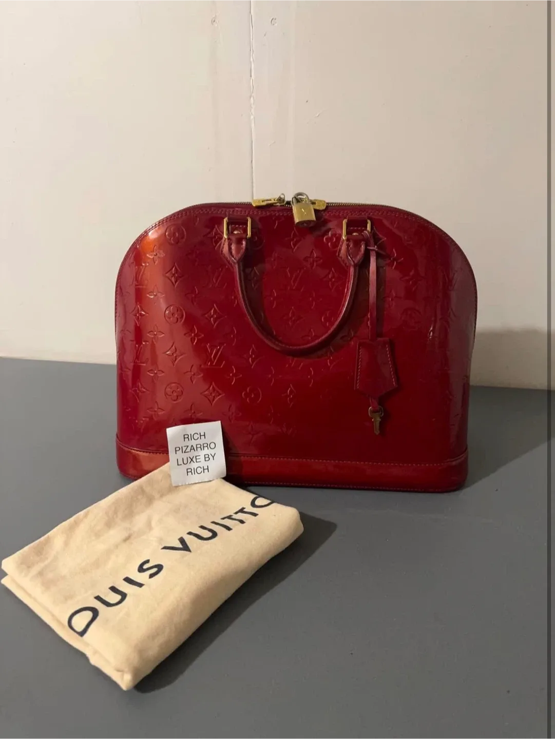 Louis Vuitton Alma GM Vernis Red image indicator(3)