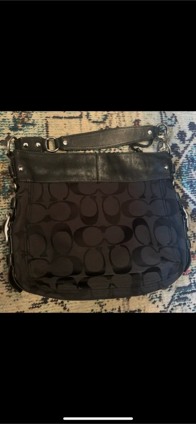 Zoe signature shoulder Coach bag image indicator(2)