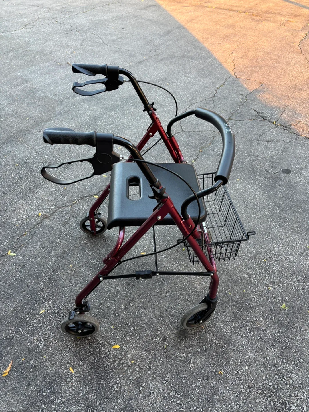 BIOS Diagnostics Walker with Seat & Basket image indicator(2)