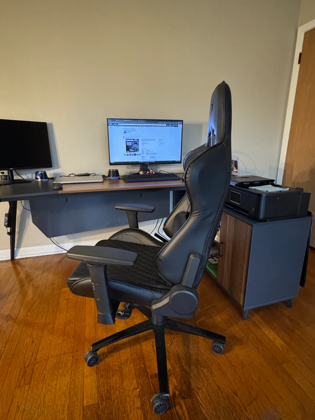 HyperX Ergonomic Black Gaming Chair - photo 3