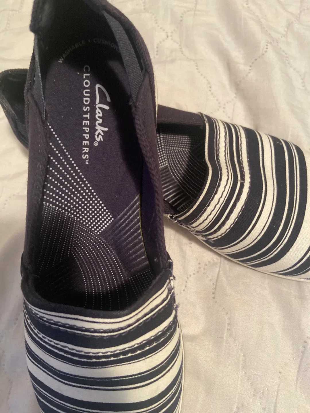 Clarks Cloudsteppers Breeze Step Shoes - Size 7.5 image indicator(2)