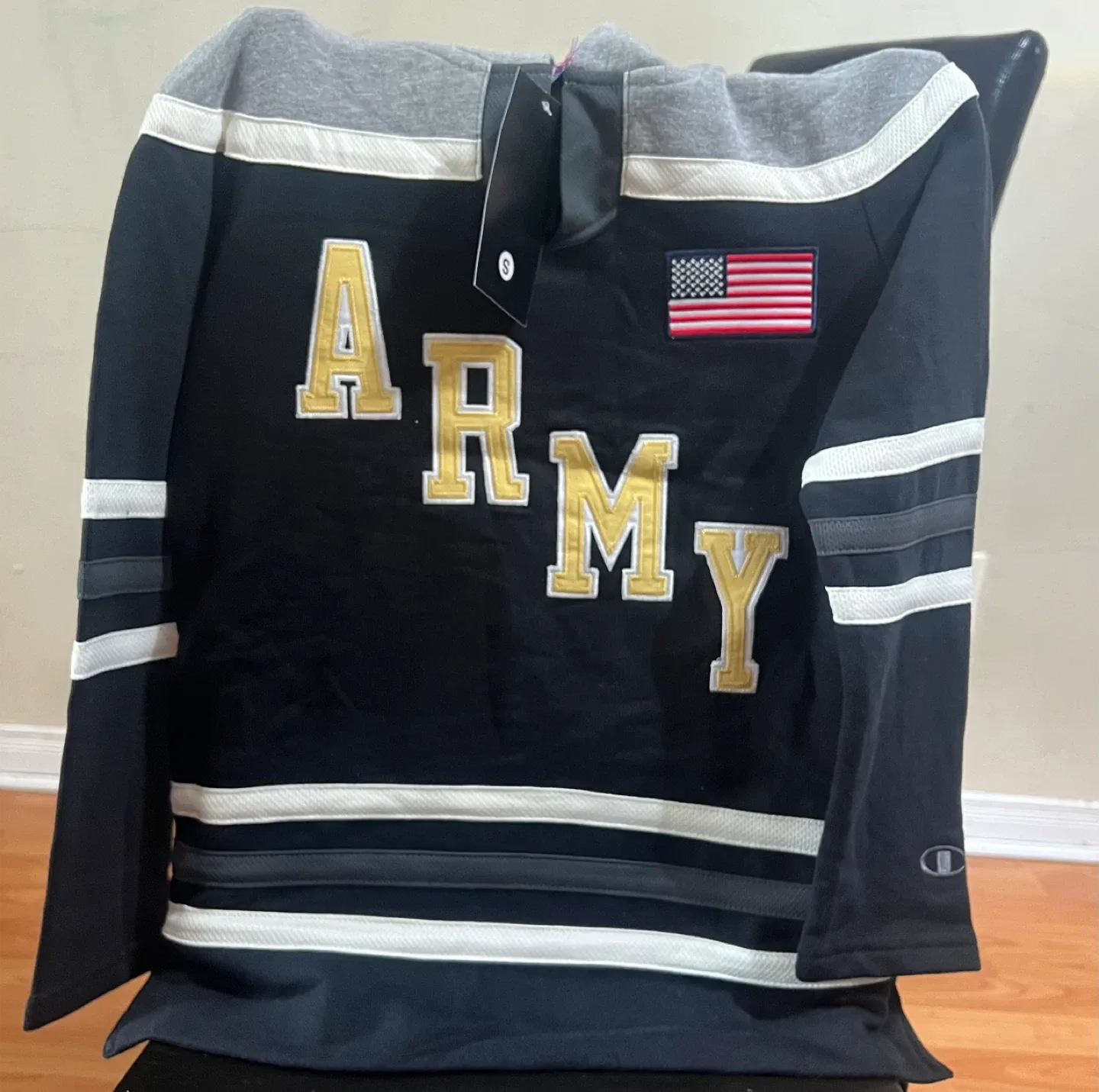 Champions NCAA hockey hoodies image indicator(2)