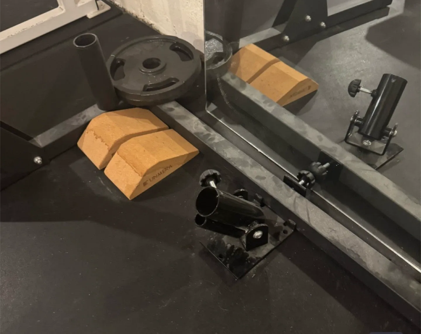 Squat Rack thumbnail