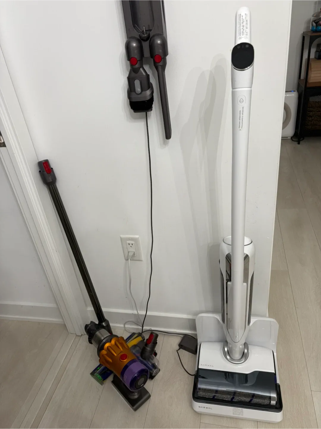 Narwal Freo Robotic Mop & Vacuum thumbnail