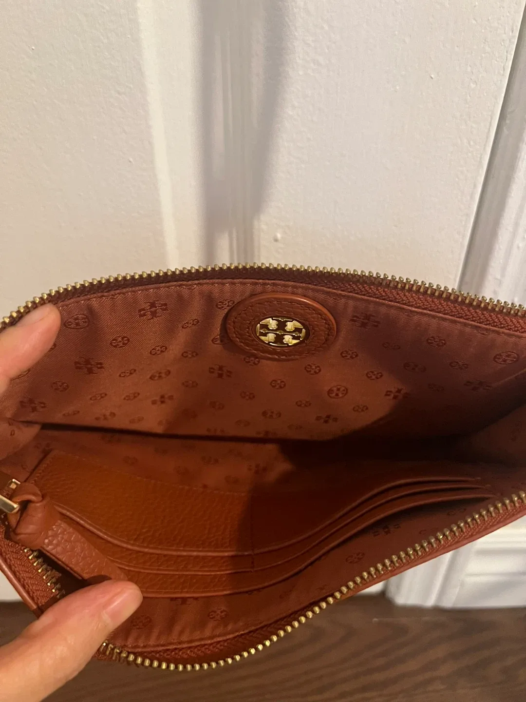 Tory Burch Leather Crossbody Bag image indicator(3)