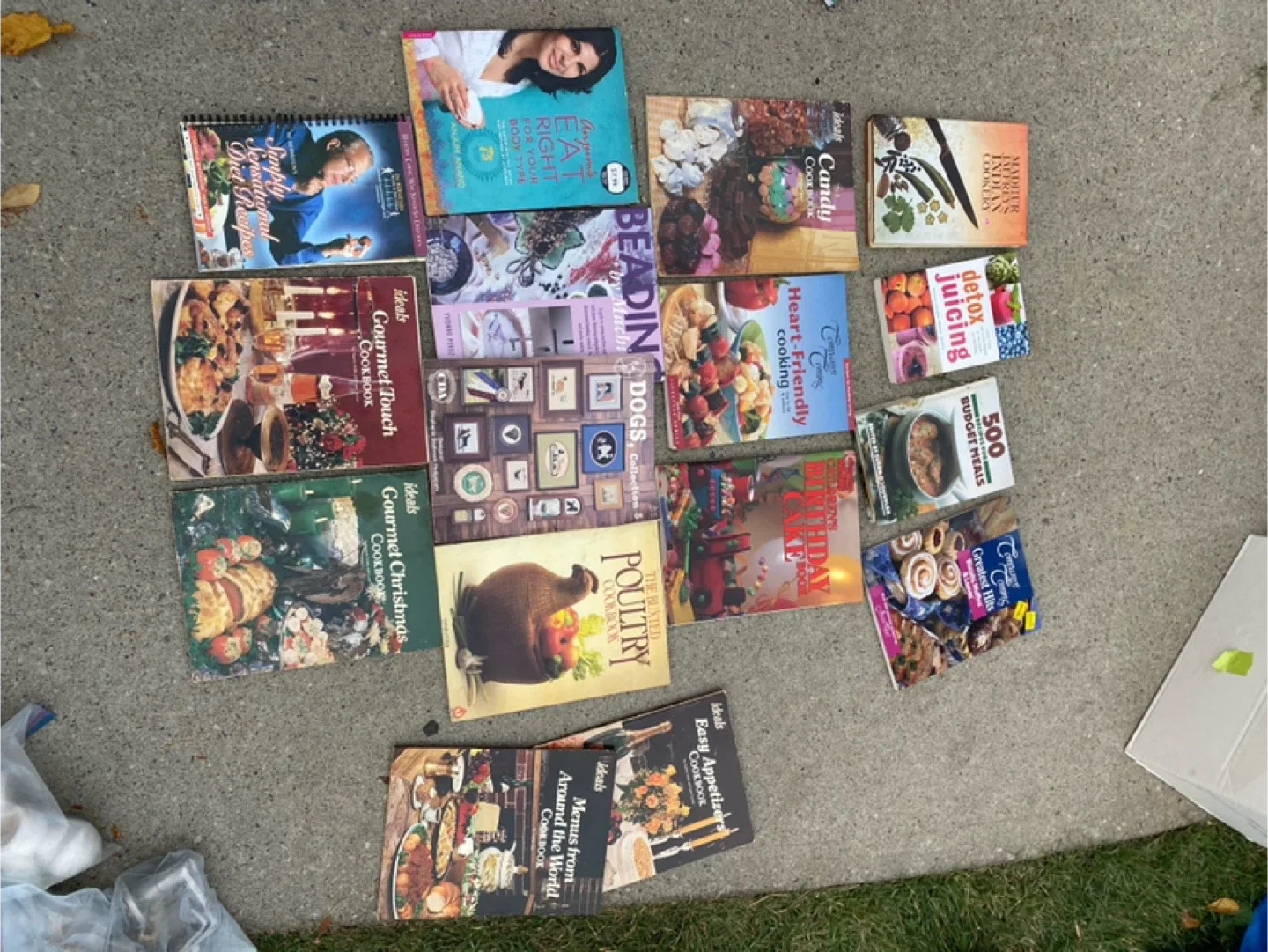 Cookbook Bundle - Variety of cookbooks / cooking books image indicator(4)